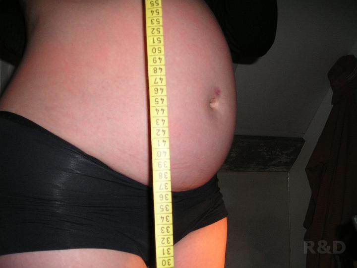 14-3-06 Mijn buik (2) 23 weken.JPG